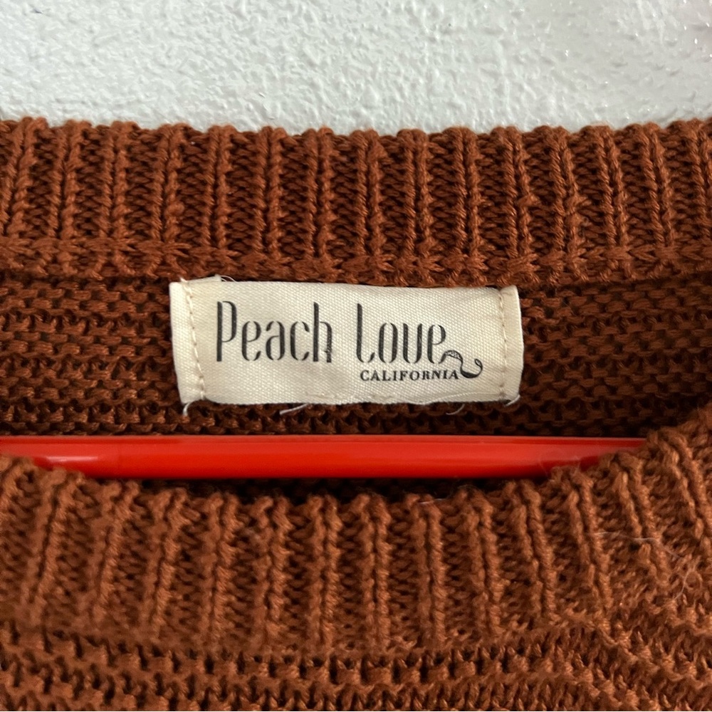 Cropped Button Detail Sweater - Picture 2 of 6